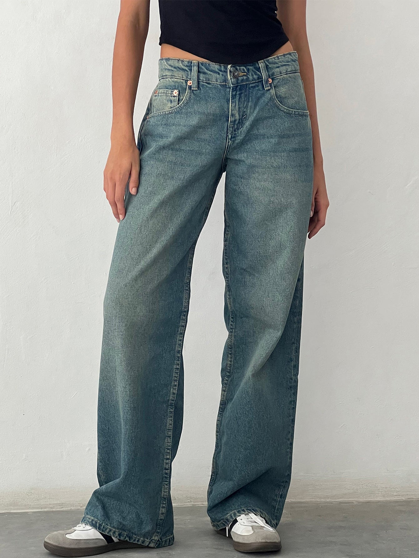 CurveLift™ Low Rise Baggy Jeans
